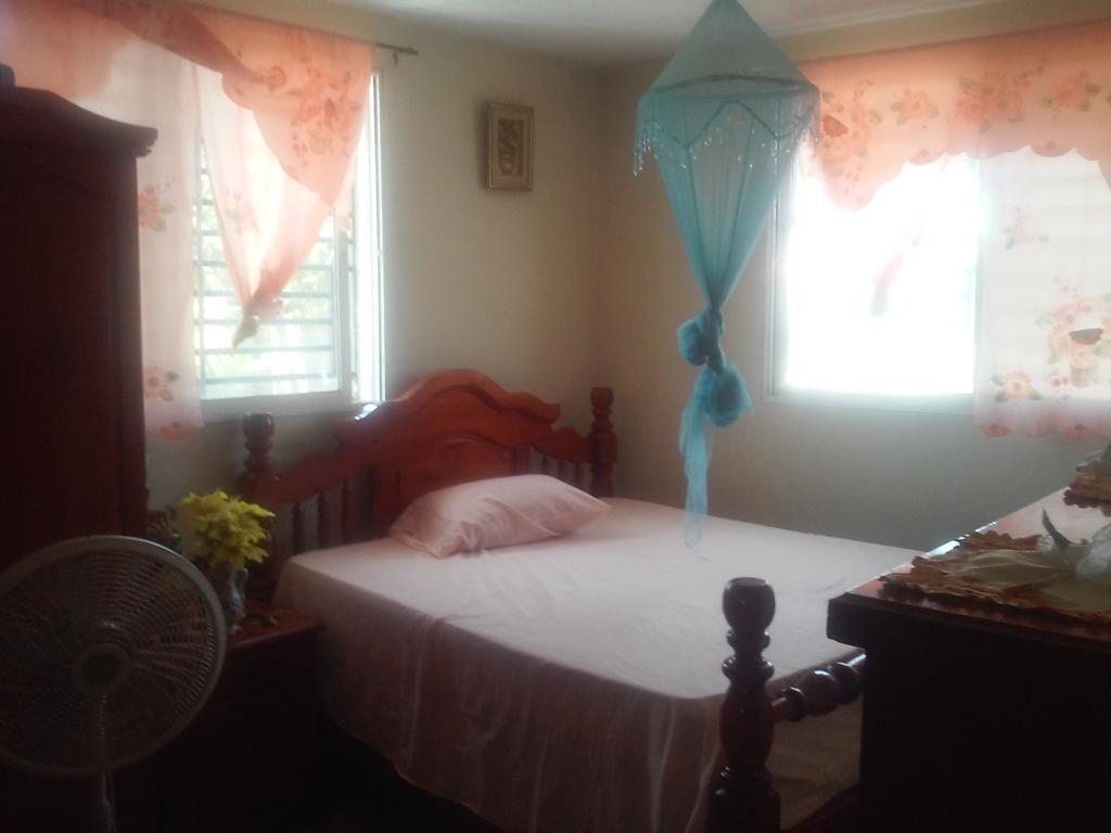 Marcie Guesthouse Port-au-Prince Chambre photo